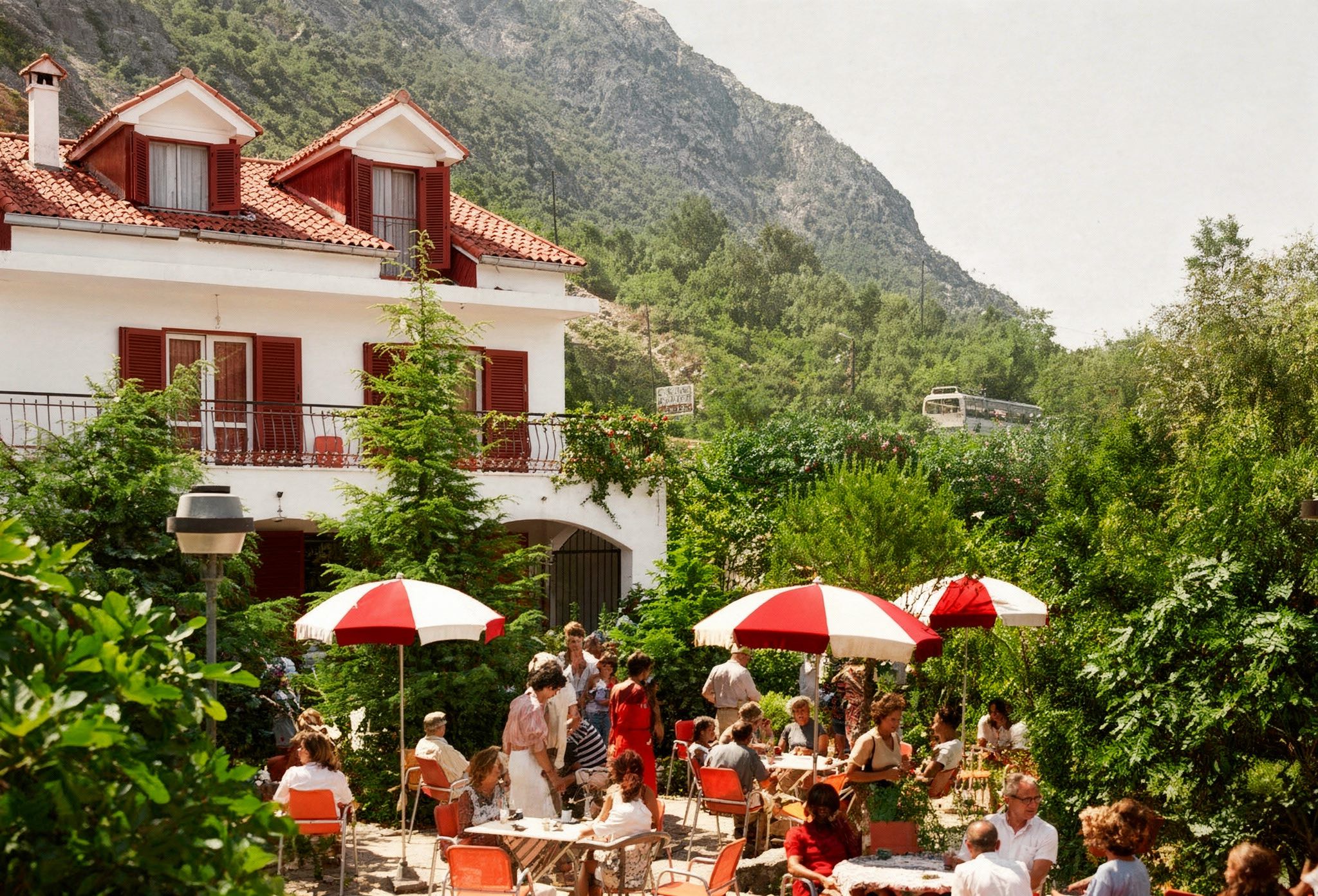 1980s - Restaurant Opens